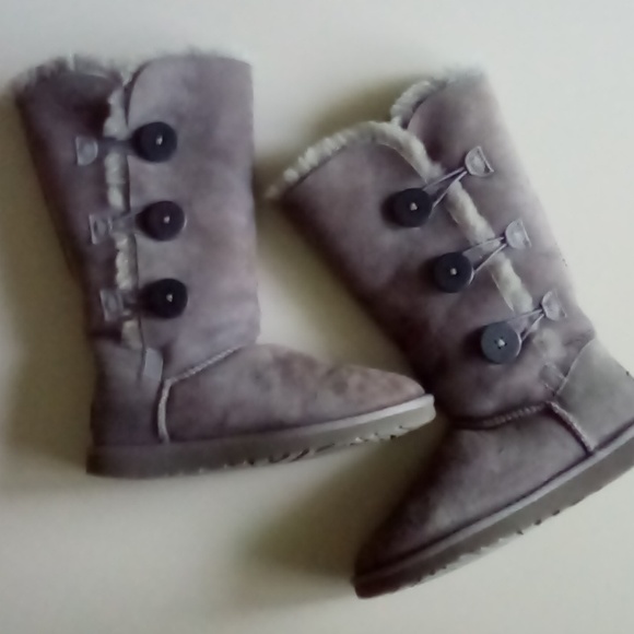 UGG Bailey button triplet 11 boor - Picture 10 of 12